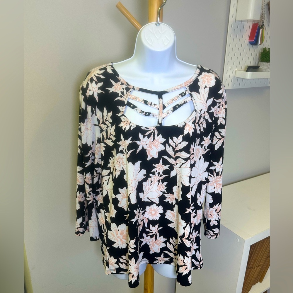 Adrienne Vittadini Black and Pink Floral Cutout Blouse Size Xl
